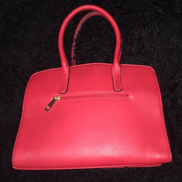 Red handbag - Picture 4 of 4